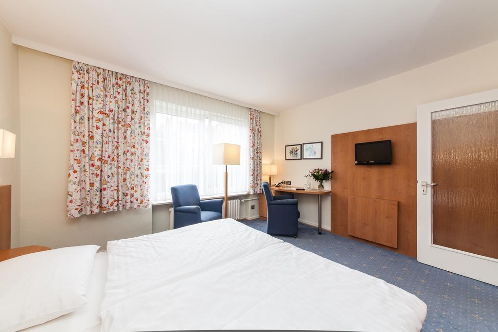 Hotel Drei Kronen Elmshorn Room photo
