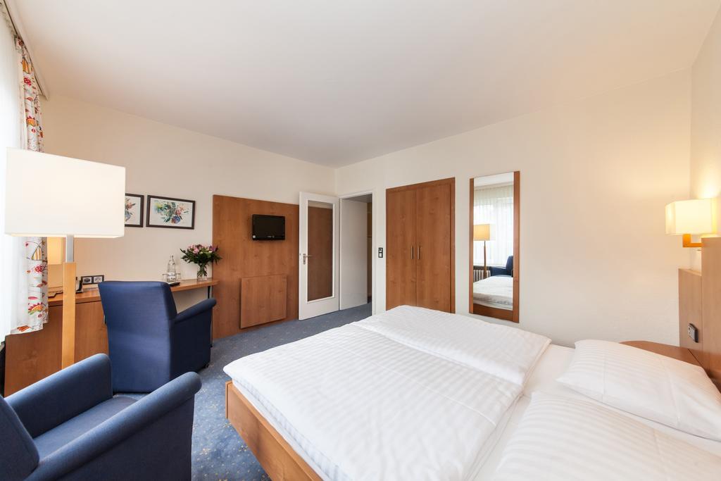Hotel Drei Kronen Elmshorn Room photo