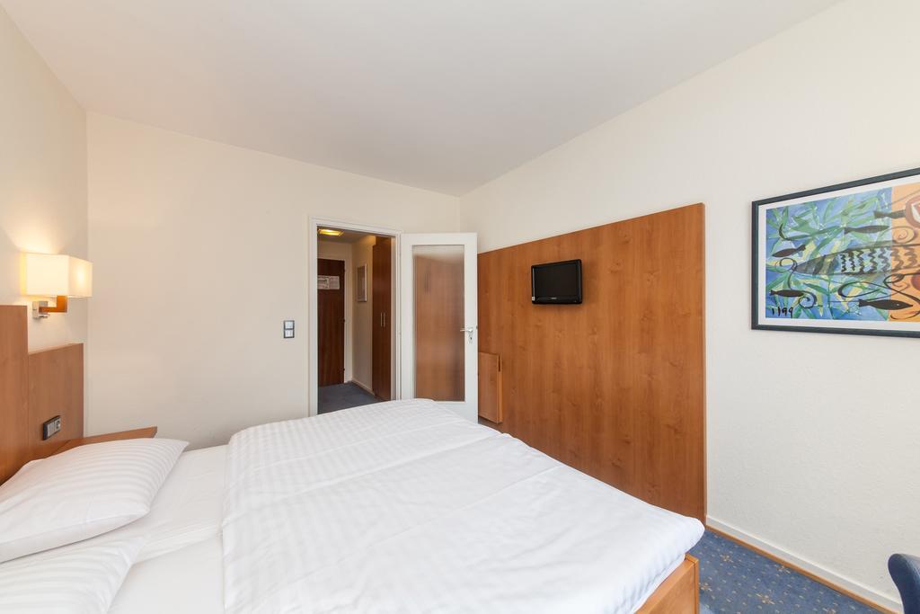 Hotel Drei Kronen Elmshorn Room photo