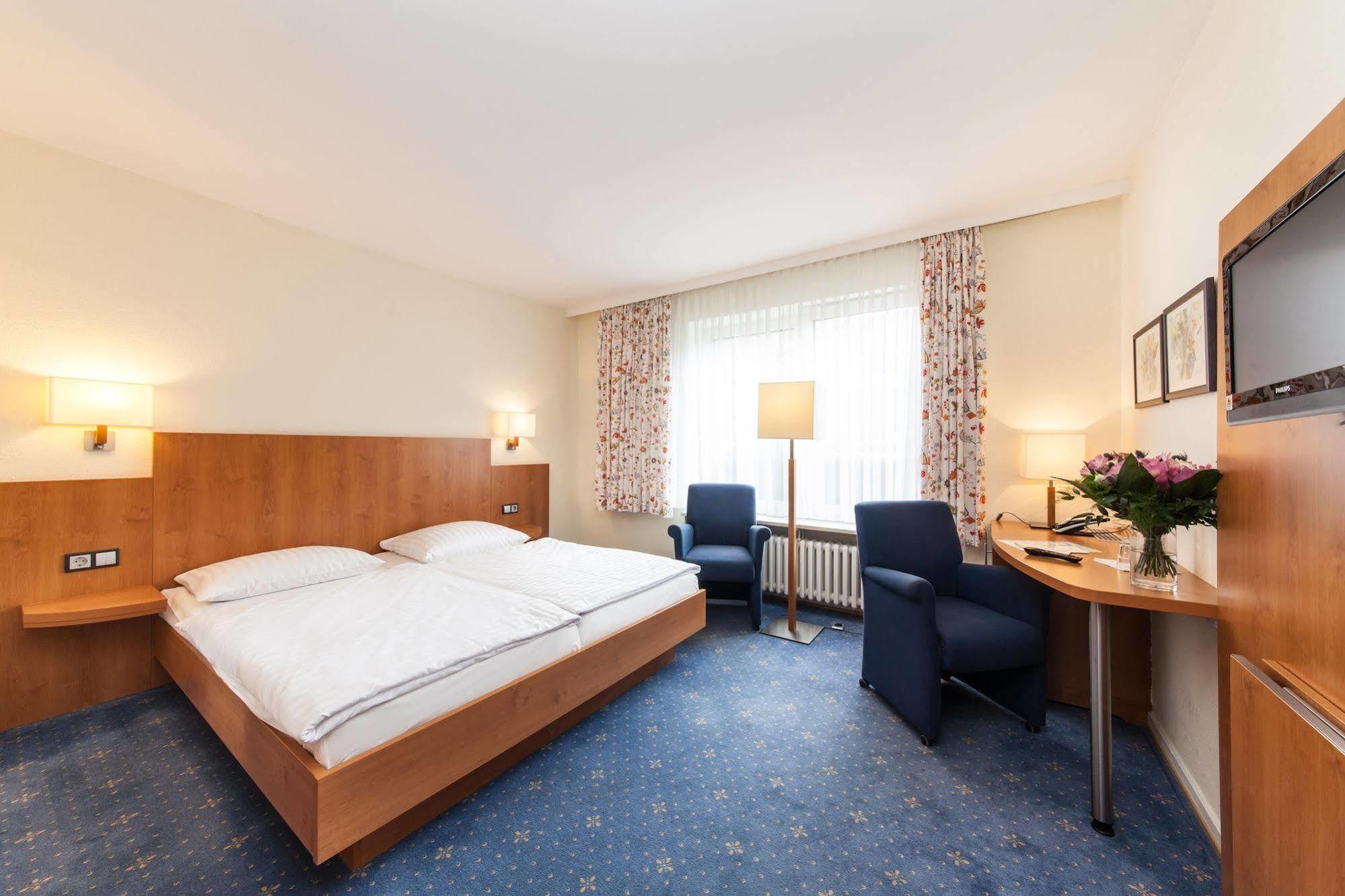 Hotel Drei Kronen Elmshorn Exterior photo