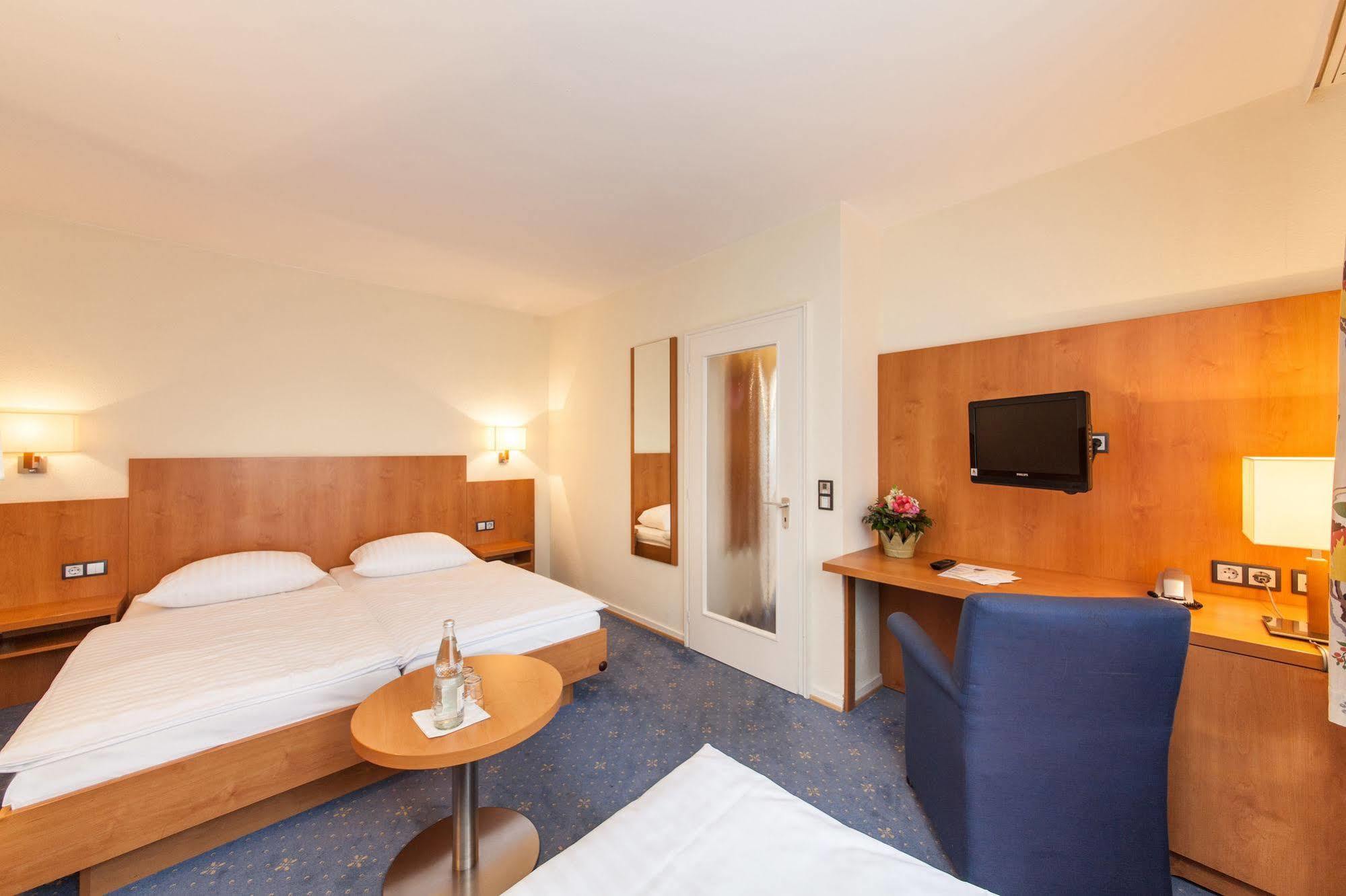 Hotel Drei Kronen Elmshorn Exterior photo