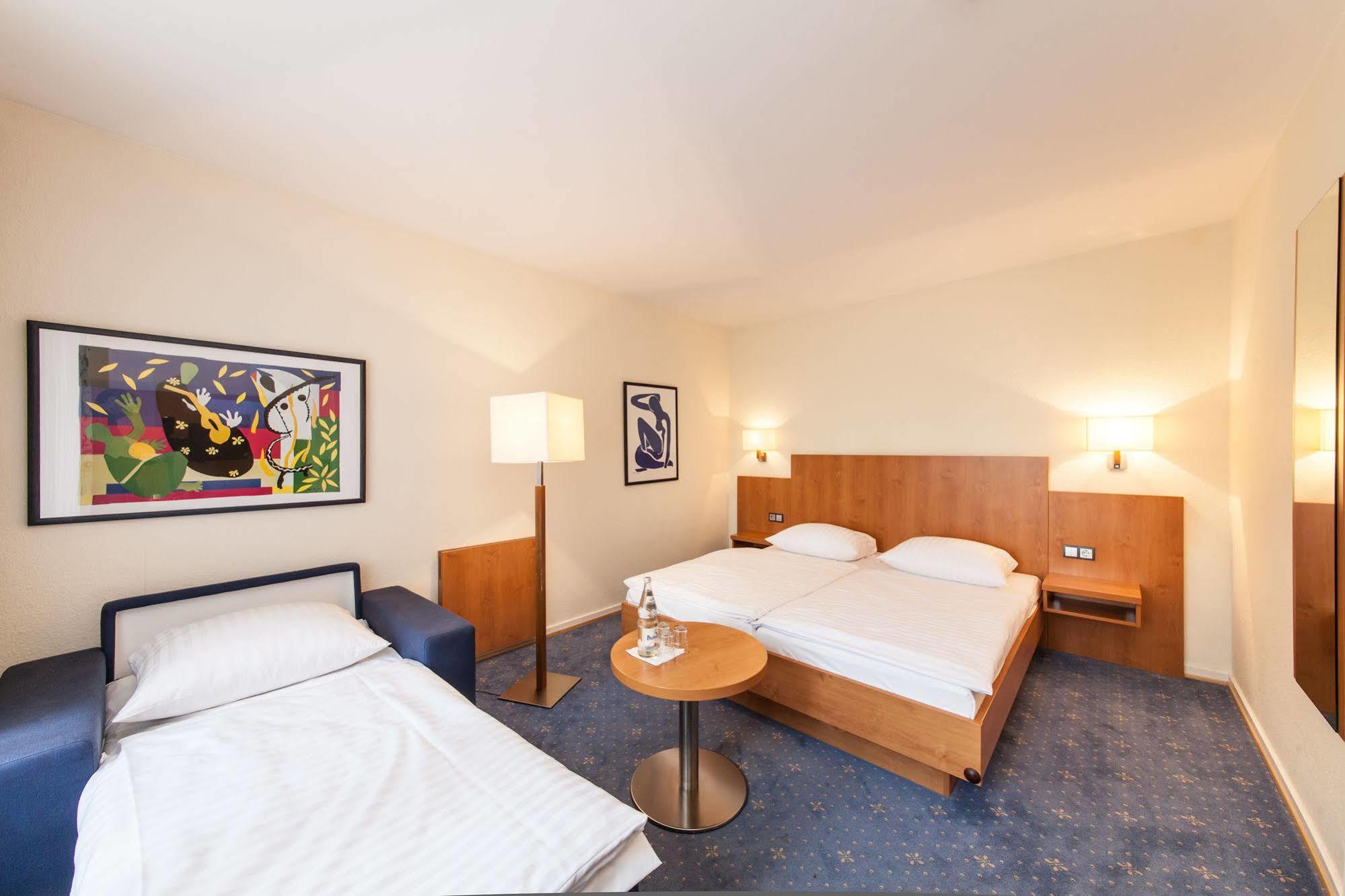 Hotel Drei Kronen Elmshorn Exterior photo