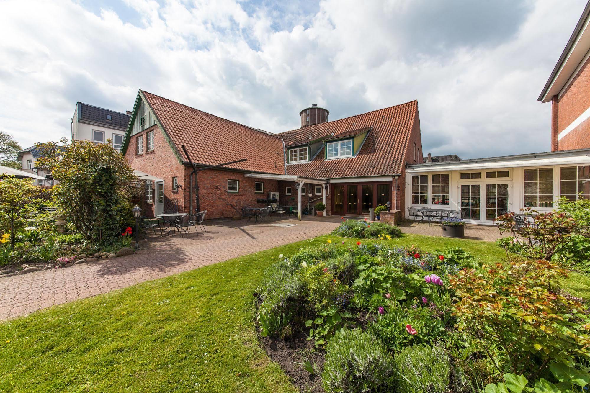 Hotel Drei Kronen Elmshorn Exterior photo